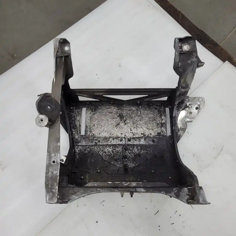 (new ref. 518332692) engine chassis module ass'y Top Vente